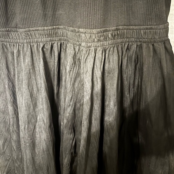 Sleeveless Ribbed Crinkle Dress from Gap- Large petite - Picture 8 of 8